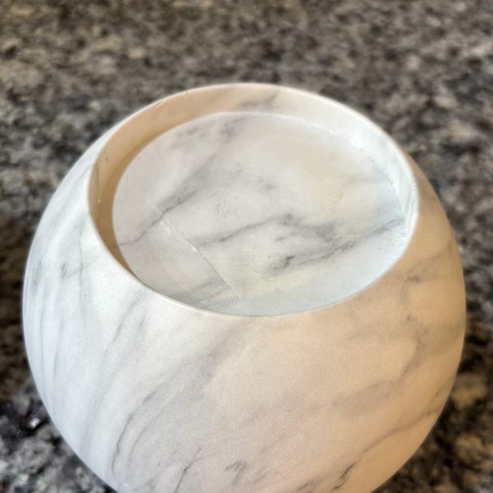 Bath and Body works Marble-Style White Candle Holders - Picture 4 of 8
